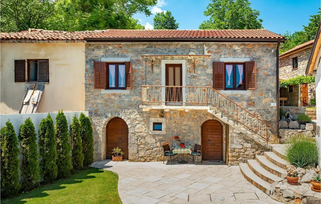 Amazing Home In Veprinac